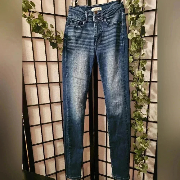 BKE Skinny Jeans Size 25 x 31 1/2‎ - Picture 1 of 4